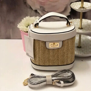 ! NWT Alyssa New York Crossbody Bag